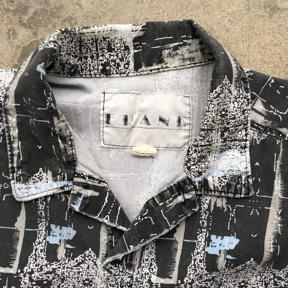 Abstract Print Casual Buttonup Camp Shirt Used - Picture 2 of 5